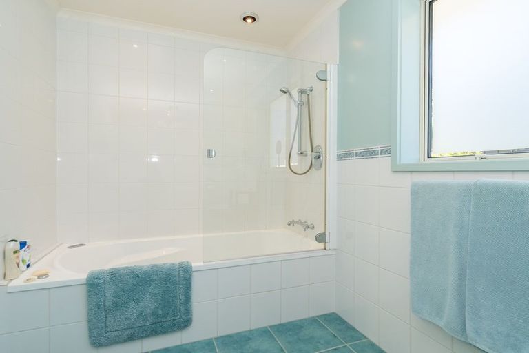 Photo of property in 22 Shandon Road, Vauxhall, Dunedin, 9013