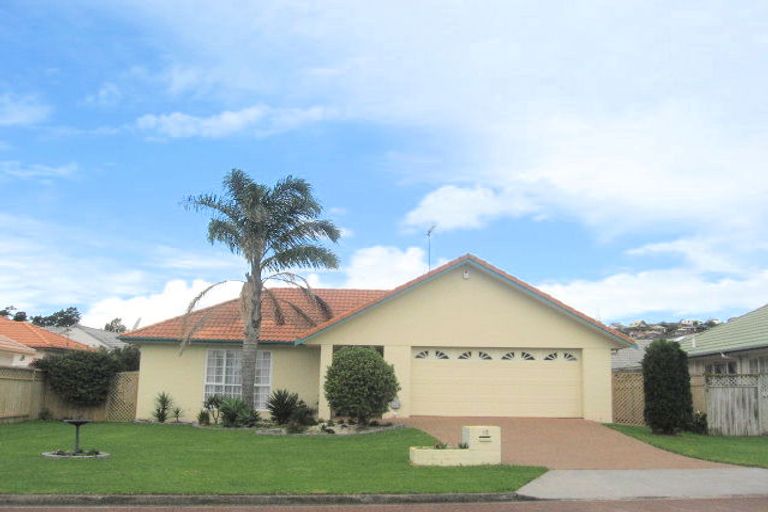 Photo of property in 12 Palmcrest Grove, Highland Park, Auckland, 2010