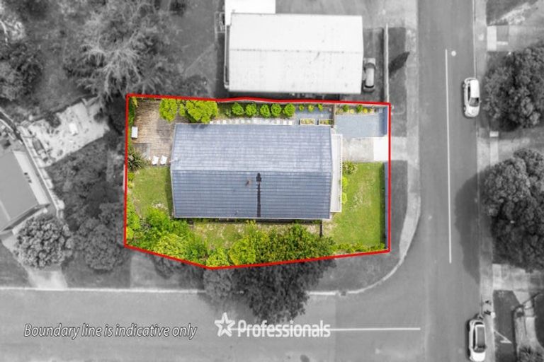 Photo of property in 8 Robson Street, Stokes Valley, Lower Hutt, 5019