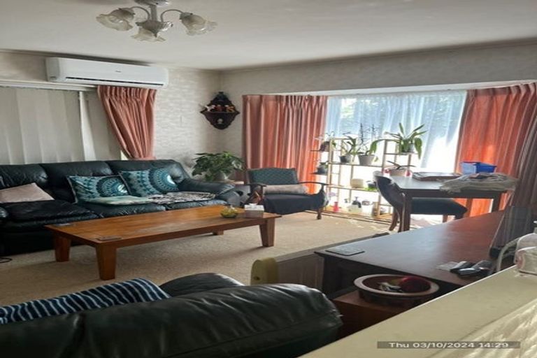 Photo of property in 22 Golfland Drive, Golflands, Auckland, 2013