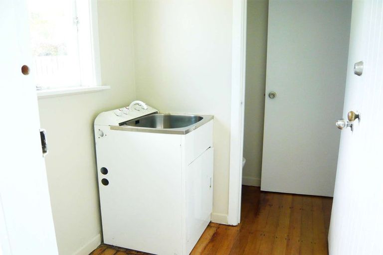 Photo of property in 12 Woodside Road, Massey, Auckland, 0614