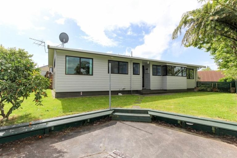 Photo of property in 54 Branch Road, Highlands Park, New Plymouth, 4312