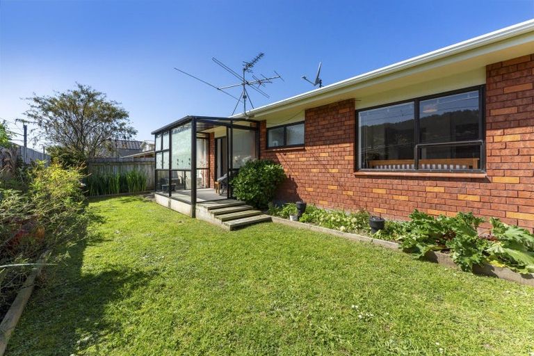 Photo of property in 29b Hinau Street, Tawa, Wellington, 5028