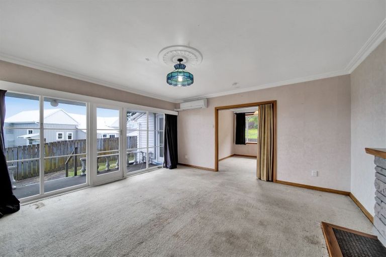 Photo of property in 11 Gordon Street, Glen Avon, New Plymouth, 4312