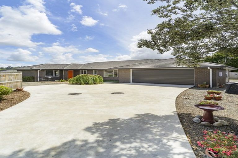 Photo of property in 14 Oak Crescent, Ashhurst, 4810