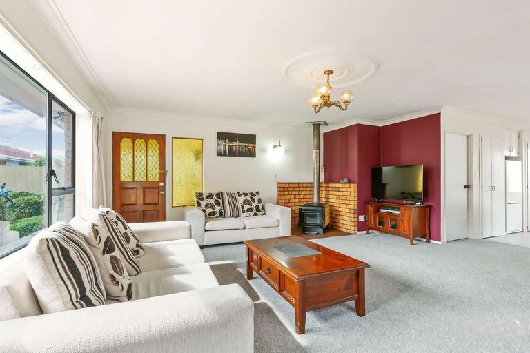 Photo of property in 2/529 Weymouth Road, Weymouth, Auckland, 2103