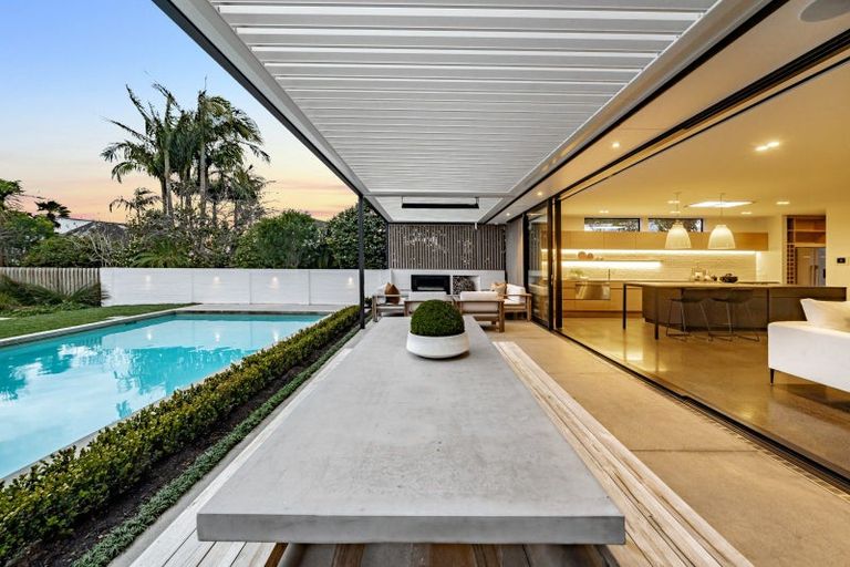 Photo of property in 106a Godden Crescent, Mission Bay, Auckland, 1071