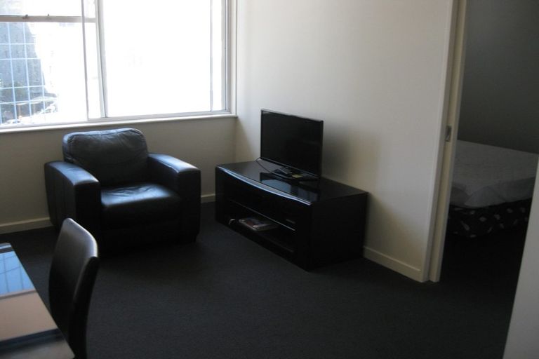 Photo of property in Terrace Tower Apartments, 4a/126 The Terrace, Wellington Central, Wellington, 6011