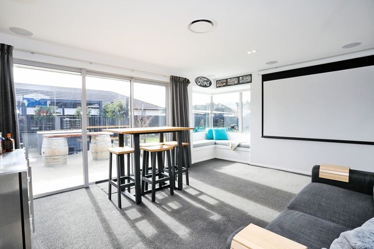 Photo of property in 28 Northside Drive, Waikiwi, Invercargill, 9810