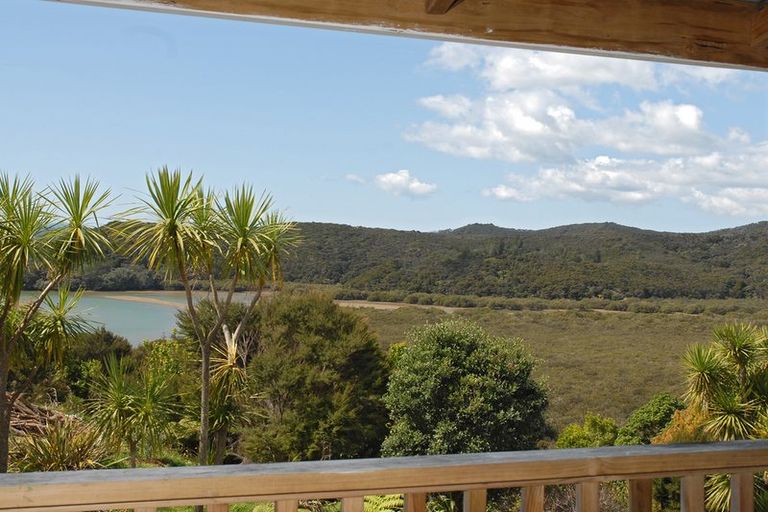 Photo of property in 1 Waterview Place, Haruru, 0204