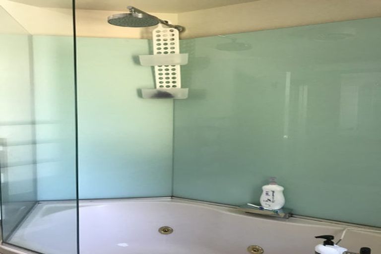 Photo of property in 4/154 Oriental Parade, Oriental Bay, Wellington, 6011