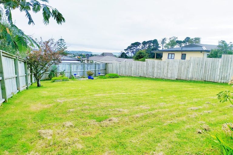 Photo of property in 64 Bleakhouse Road, Bucklands Beach, Auckland, 2014
