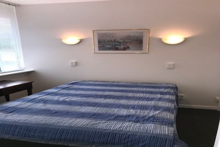 Photo of property in Terrace Tower Apartments, 1d/126 The Terrace, Wellington Central, Wellington, 6011