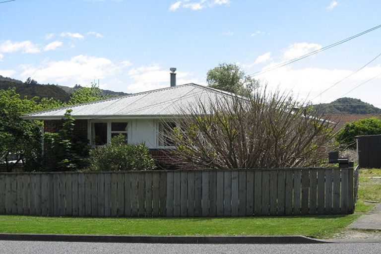 Photo of property in 8a Otago Street, Picton, 7220