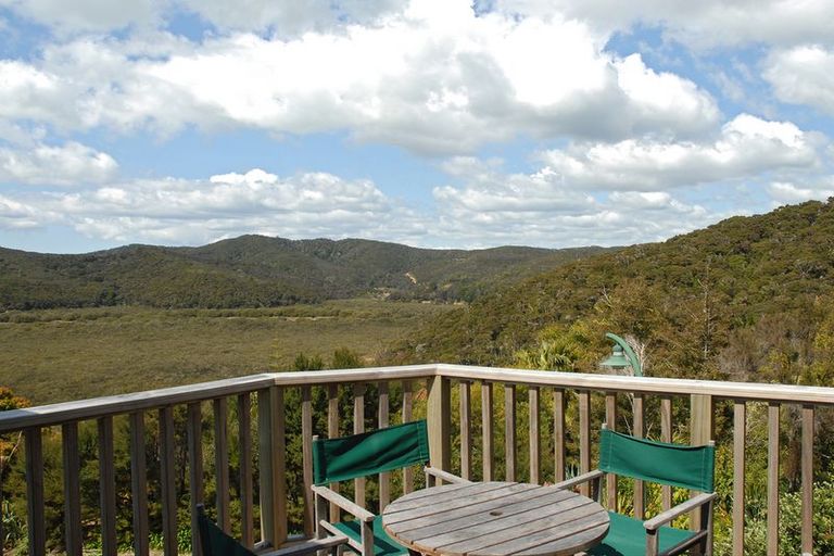 Photo of property in 1 Waterview Place, Haruru, 0204