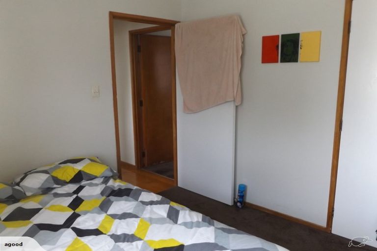 Photo of property in 2/7 Queen Street, Papakura, 2110