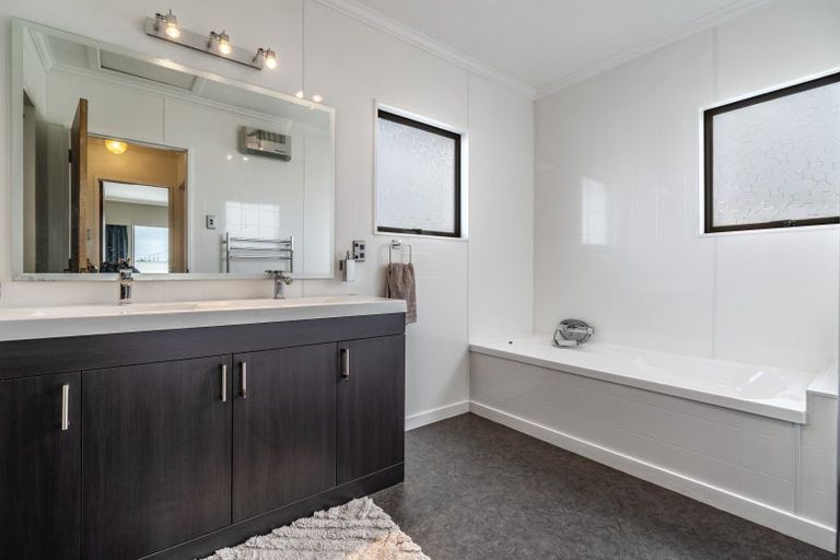 Photo of property in 226 Park Street, Winton, 9720