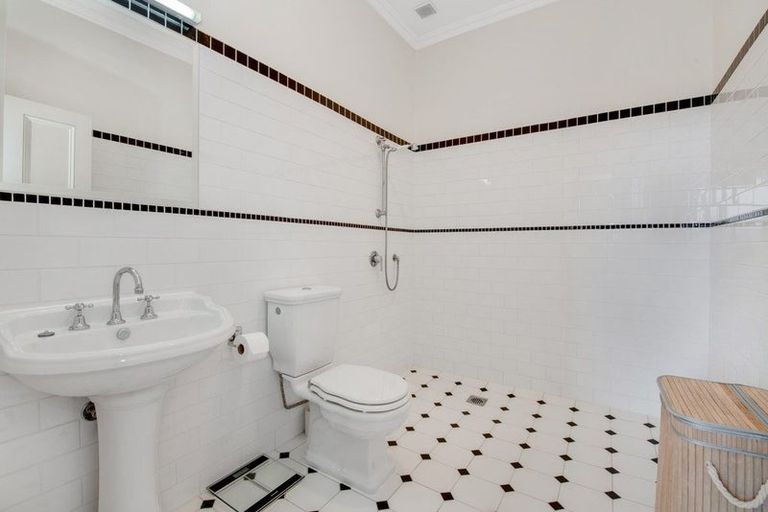 Photo of property in 14 Nelson Street, Helensville, 0800