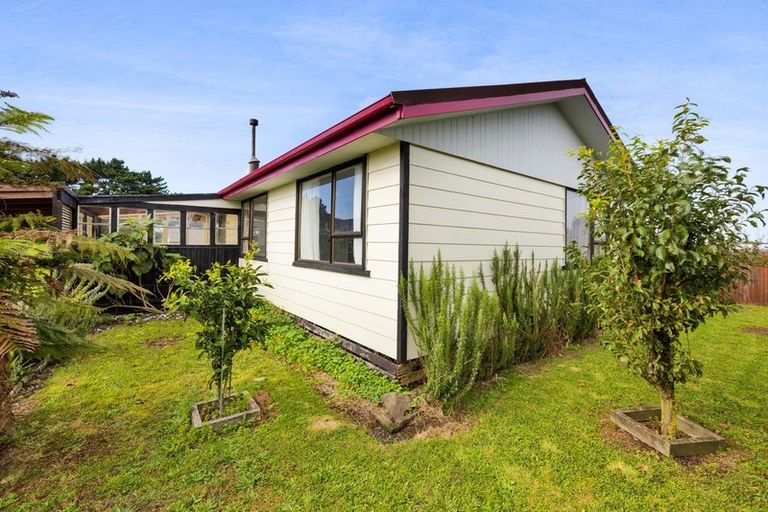 Photo of property in 17 Hobson Street, Normanby, Hawera, 4614