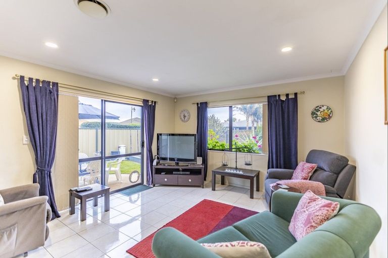 Photo of property in 3 Newbury Place, Taradale, Napier, 4112