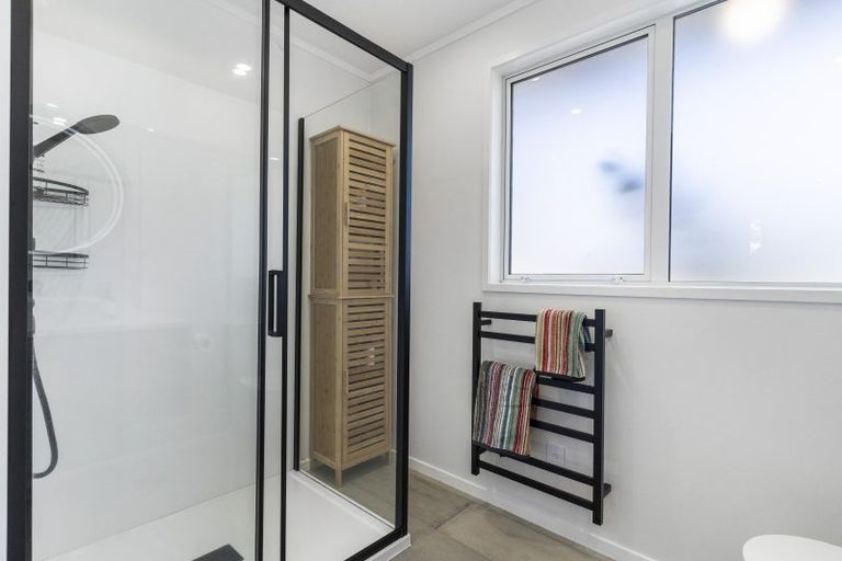 Photo of property in 58 Cobham Crescent, Kelston, Auckland, 0602