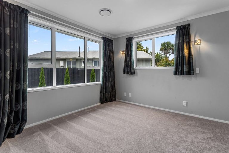 Photo of property in 13 Ardmore Place, Bishopdale, Christchurch, 8053