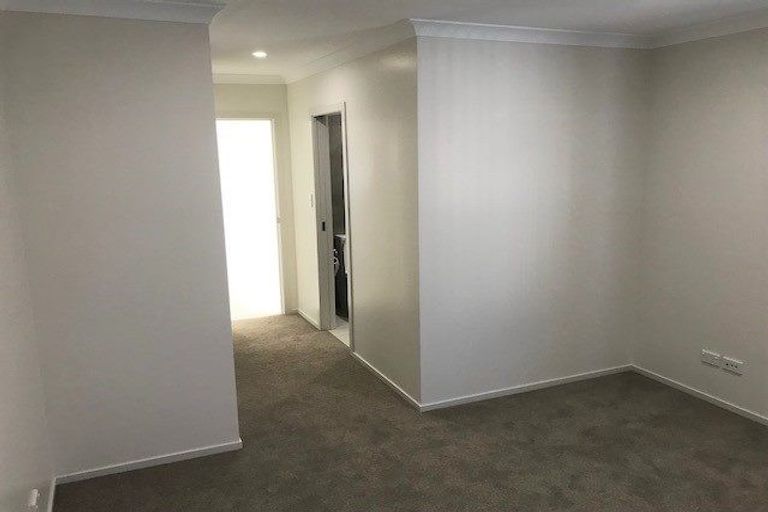 Photo of property in 35 Riverglade Parkway, Te Atatu South, Auckland, 0610