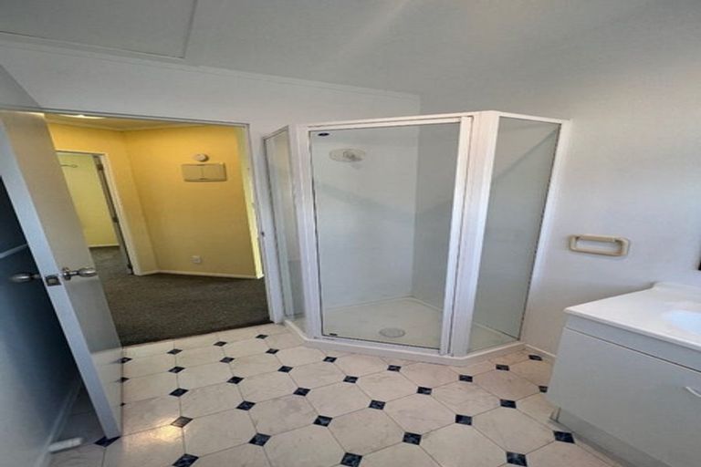 Photo of property in 5 Tampin Road, Hillpark, Auckland, 2102