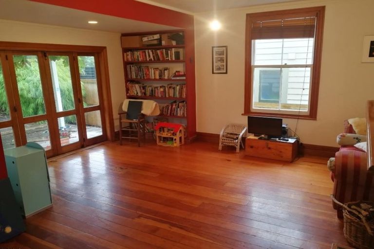 Photo of property in 5 Rutland Road, Stanley Point, Auckland, 0624