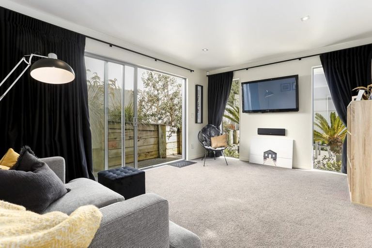 Photo of property in 38a Takutai Avenue, Bucklands Beach, Auckland, 2012