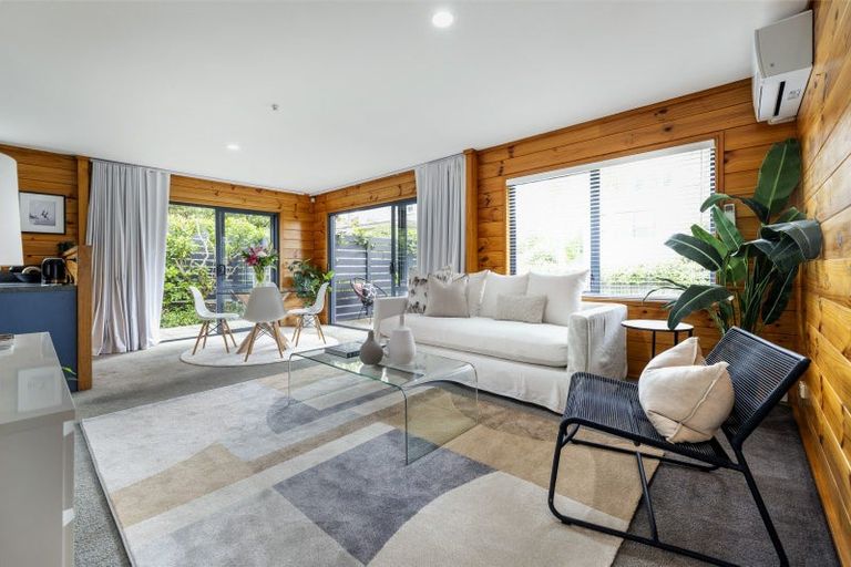 Photo of property in 21a Fraser Road, Narrow Neck, Auckland, 0624