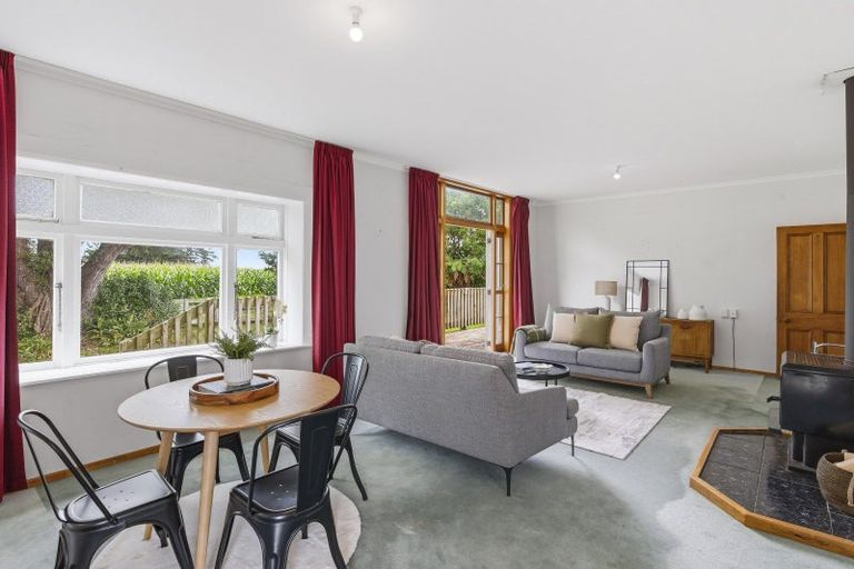 Photo of property in 225 Kuku Beach Road, Kuku, Manakau, 5570