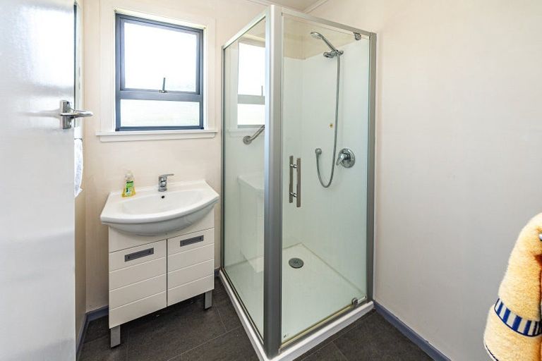 Photo of property in 21 Omori Place, Castlecliff, Whanganui, 4501