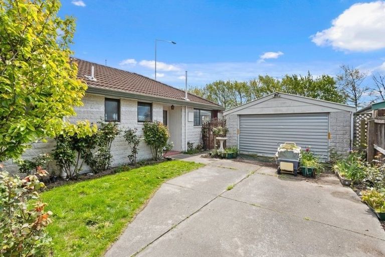 Photo of property in 68a Sarabande Avenue, Redwood, Christchurch, 8051