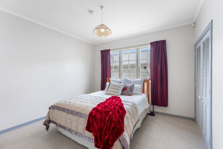 Photo of property in 1 Eruini Street, Waikanae Beach, Waikanae, 5036