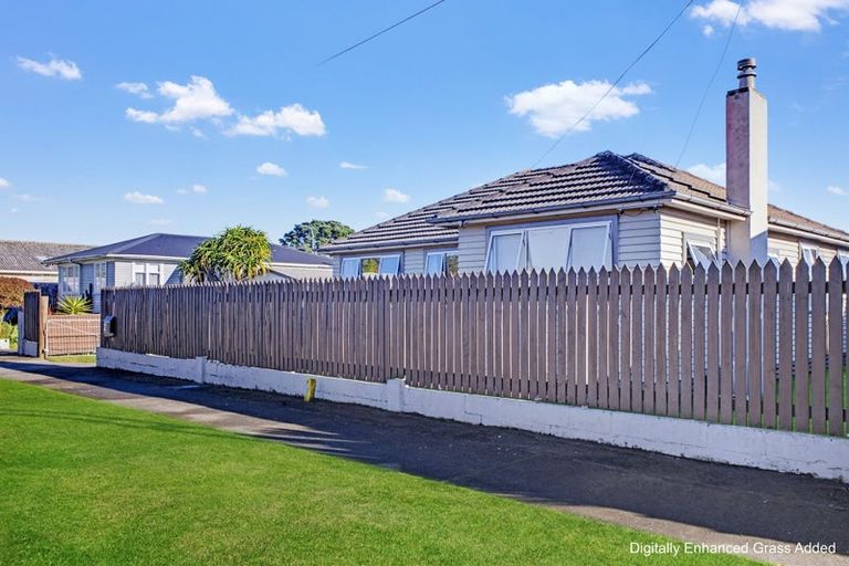 Photo of property in 22 Brookes Terrace, Waitara, 4320