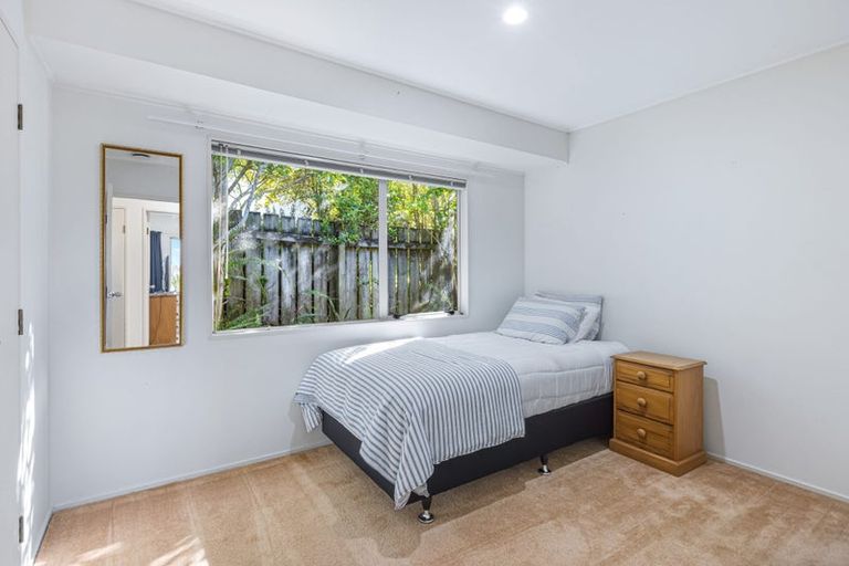 Photo of property in 8 Jean Place, Stanmore Bay, Whangaparaoa, 0932