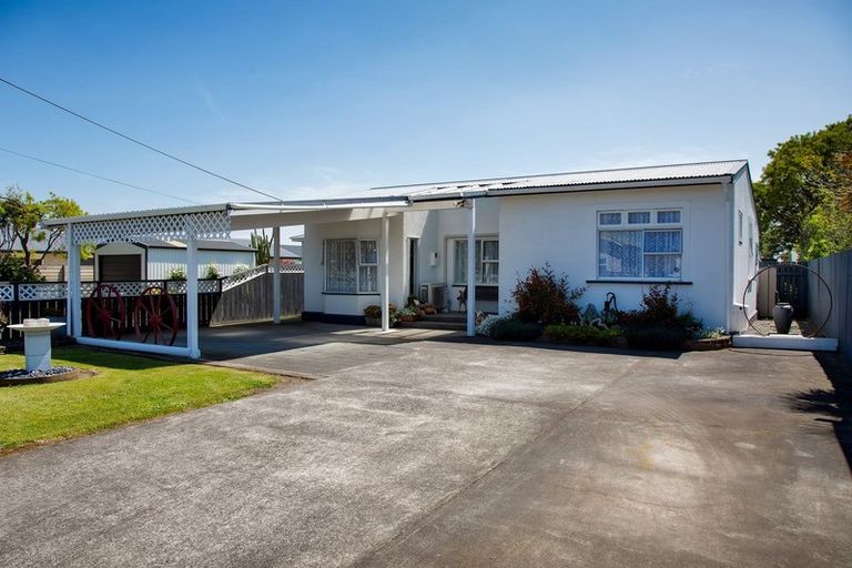 Photo of property in 15 Disraeli Street, Hawera, 4610