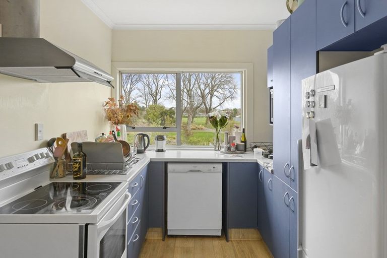 Photo of property in 8 Kowhai Terrace, Saint Martins, Christchurch, 8022