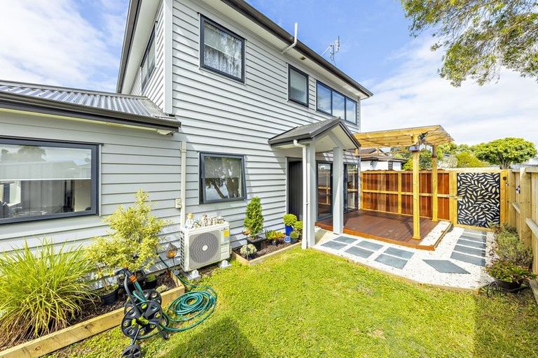 Photo of property in 3a Hinton Place, Weymouth, Auckland, 2103