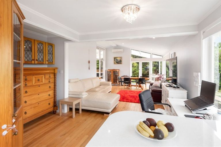 Photo of property in 38a Colmar Road, Mellons Bay, Auckland, 2014