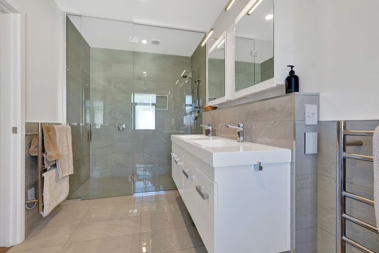 Photo of property in 1 Orchard Lane, Amberley, 7410