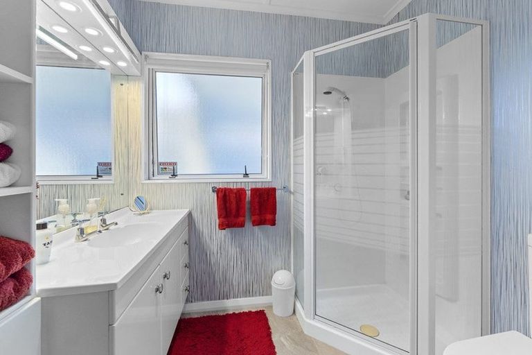 Photo of property in 50 Leslie Street, Waitara, 4320