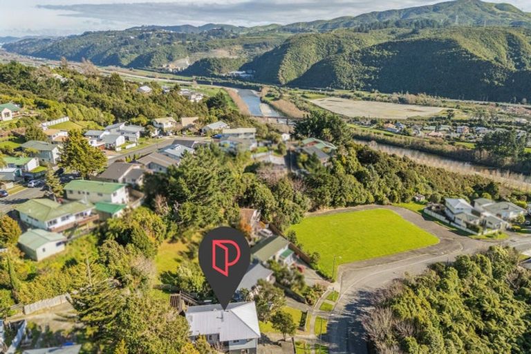 Photo of property in 110 Holborn Drive, Stokes Valley, Lower Hutt, 5019