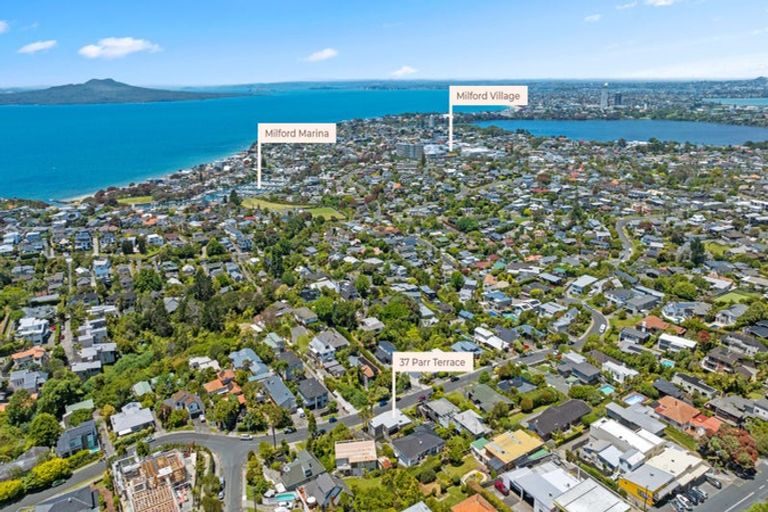 Photo of property in 1/37 Parr Terrace, Castor Bay, Auckland, 0620