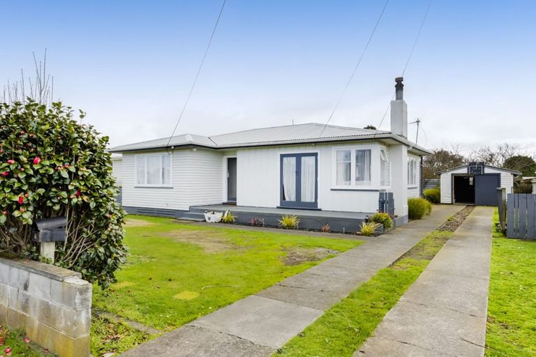 Photo of property in 8 Pacey Avenue, Hawera, 4610