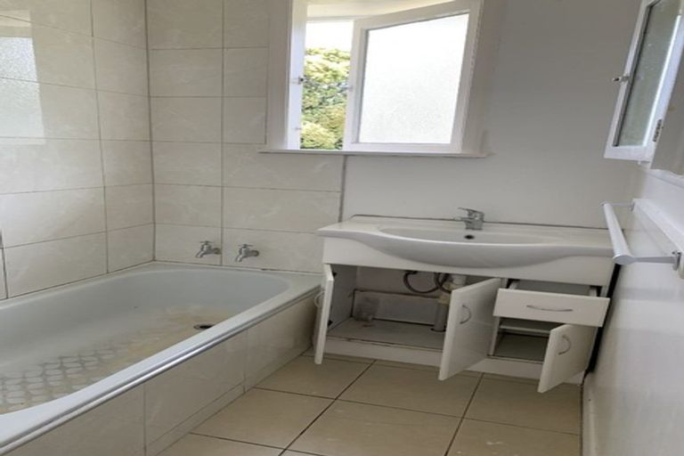 Photo of property in 14 Arimu Road, Papakura, 2110