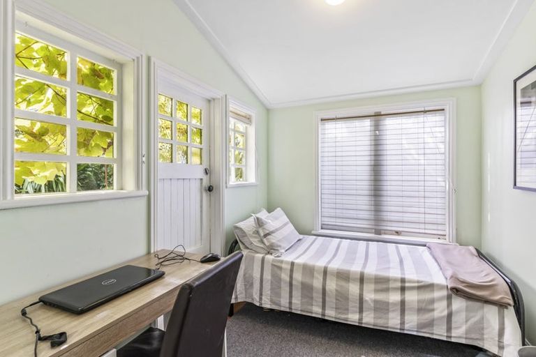 Photo of property in 35a Saxon Street, Waterview, Auckland, 1026