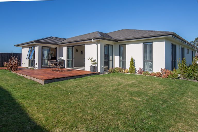 Photo of property in 68 Tutaipatu Avenue, Pegasus, 7612