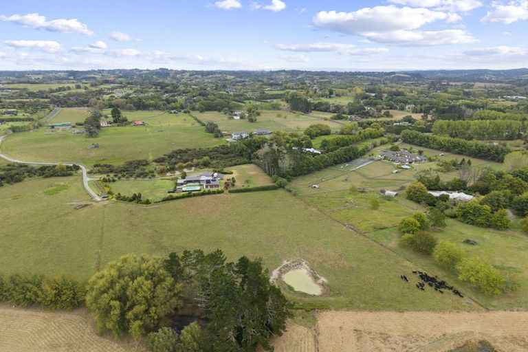 Photo of property in 11 Bobs Way, Dairy Flat, 0792